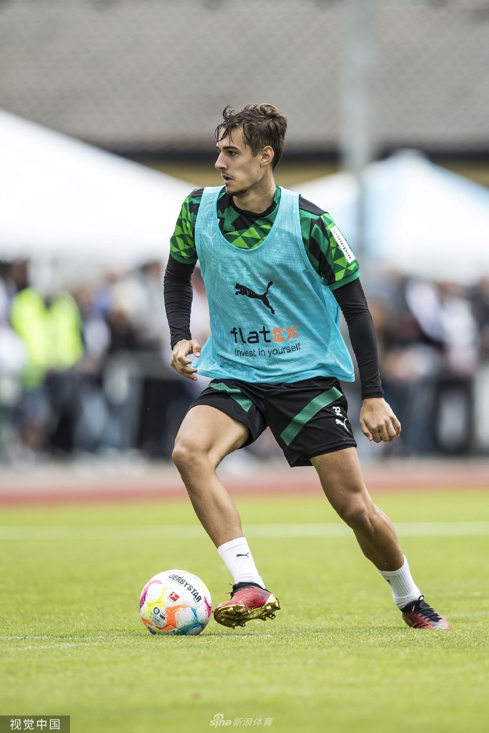 爱游戏下载-包含门兴格拉德巴赫内部会议纪要流出：窗口期更衣室发声；社区盾使命明确；轮换策略成焦点的词条